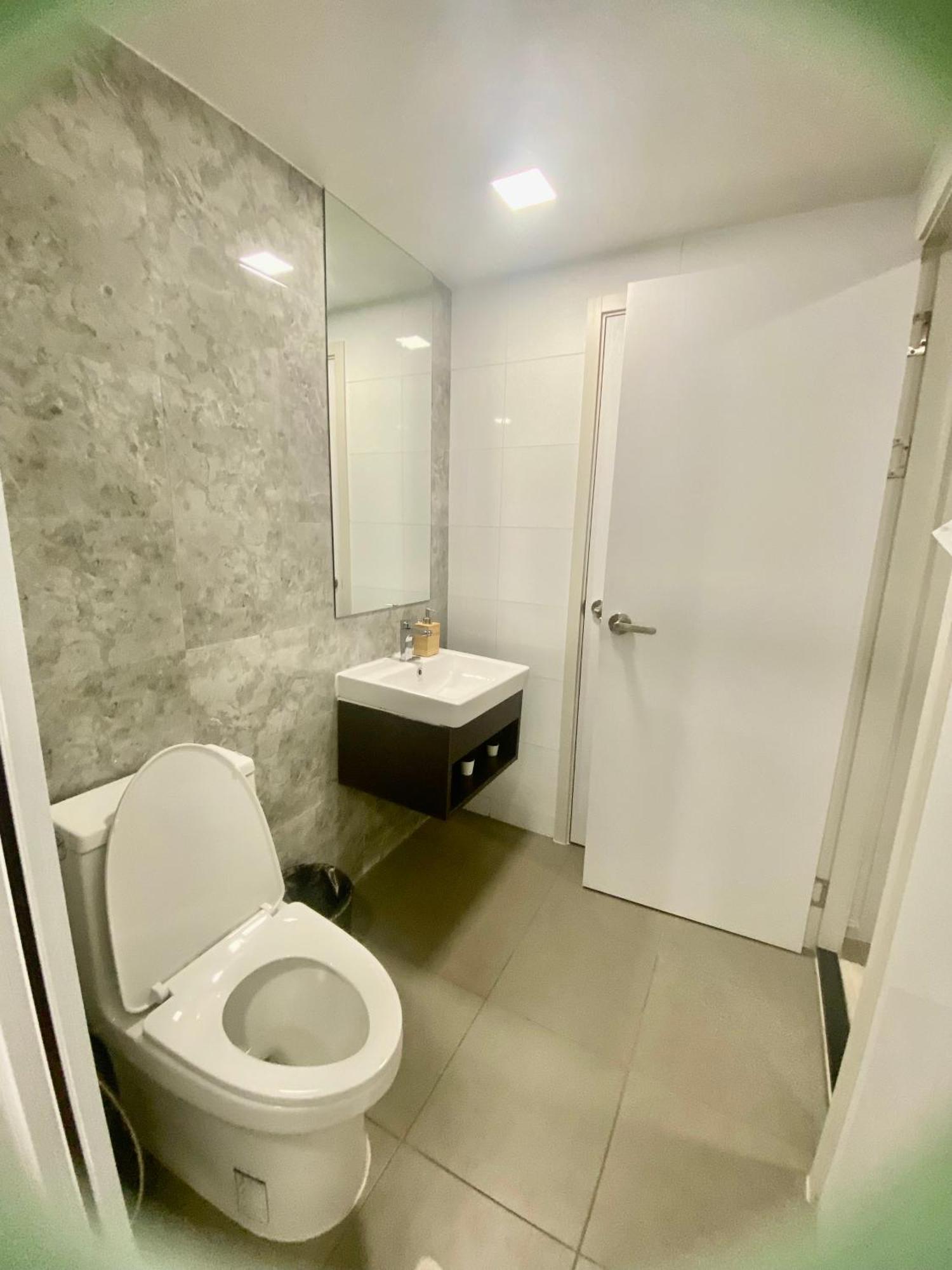 Ekamai 2 Bed Room 방콕 외부 사진